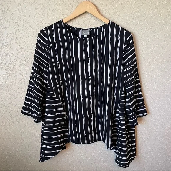 Niche Like New Blouse - Picture 1 of 6